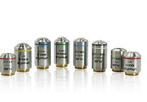 Microscopio biologico a messa a fuoco verticale grossolano/micro coassiale B70F